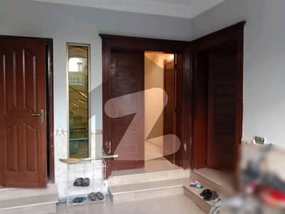 Spacious 5 Marla House Available For Rent In Johar Town