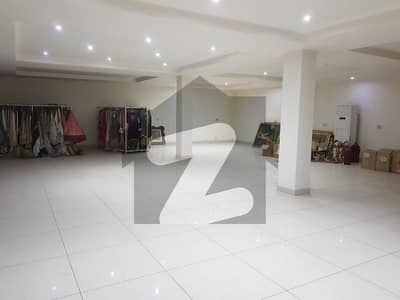 Commercial House Golden Opportunity For Clothing Restaurant Outlet Bakery