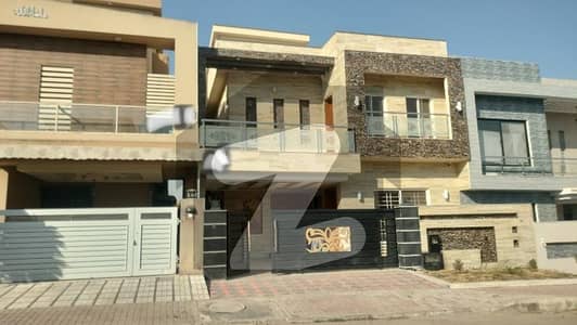 10 Marla Brand New House For Sale