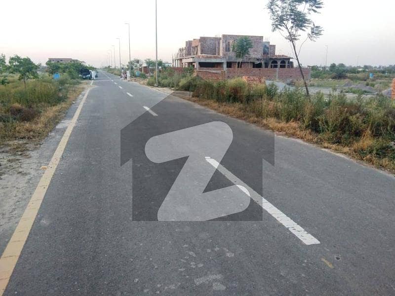 TWO KANAL PLOT WITH HUGE FRONT AND BOUNDARY WALL