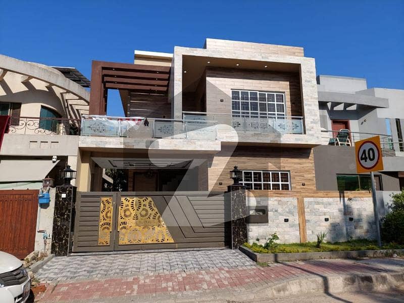 Brand New 10 Marla Beautiful House In Bahria Town