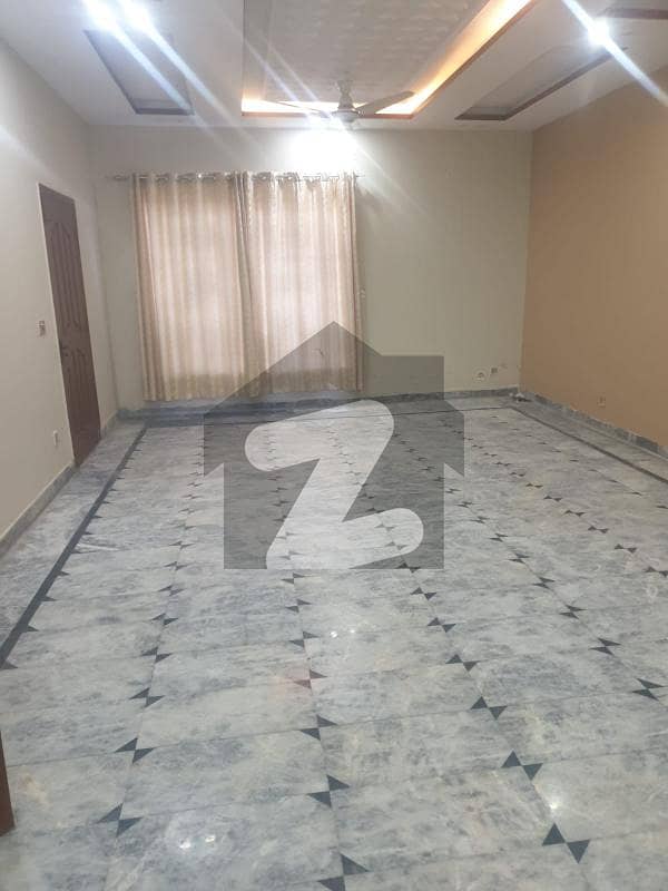 5 MARLA FLAT FOR RENT AT HOT LOCATION