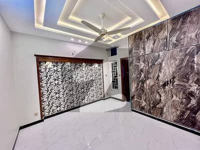 Rent The Ideally Located Lower Portion For An Incredible Price Of Pkr Rs. 40000