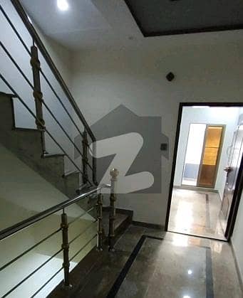 جوہر ٹاؤن لاہور میں 3 کمروں کا 7 مرلہ بالائی پورشن 70.0 ہزار میں کرایہ پر دستیاب ہے۔