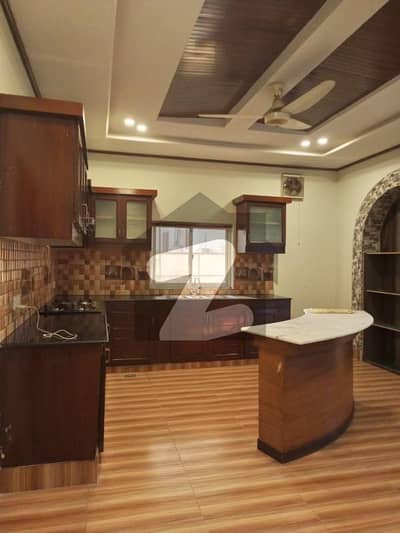 ایف ۔ 10 اسلام آباد میں 3 کمروں کا 1 کنال بالائی پورشن 2.0 لاکھ میں کرایہ پر دستیاب ہے۔