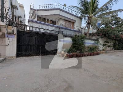 پی ای سی ایچ ایس جمشید ٹاؤن,کراچی میں 12 مرلہ دفتر 2.7 لاکھ میں کرایہ پر دستیاب ہے۔