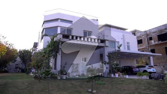 Fully Furnished Farmhouse Ground Portion Lake Facing For Rent