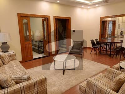 ایف ۔ 8 اسلام آباد میں 4 کمروں کا 1 کنال مکان 10.0 لاکھ میں کرایہ پر دستیاب ہے۔