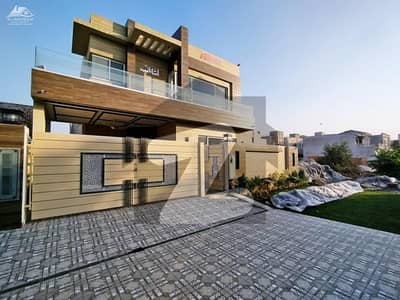 ڈی ایچ اے فیز 5 - بلاک کے فیز 5,ڈیفنس (ڈی ایچ اے),لاہور میں 5 کمروں کا 10 مرلہ مکان 5.25 کروڑ میں برائے فروخت۔