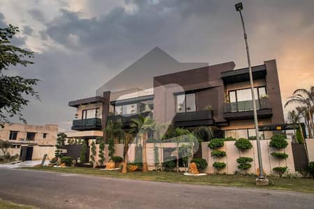 ڈی ایچ اے فیز 7 ڈیفنس (ڈی ایچ اے),لاہور میں 7 کمروں کا 2 کنال مکان 12.7 کروڑ میں برائے فروخت۔ ڈی ایچ اے فیز 7 ڈیفنس (ڈی ایچ اے),لاہور میں 7 کمروں کا 2 کنال مکان 12.7 کروڑ میں برائے فروخت۔