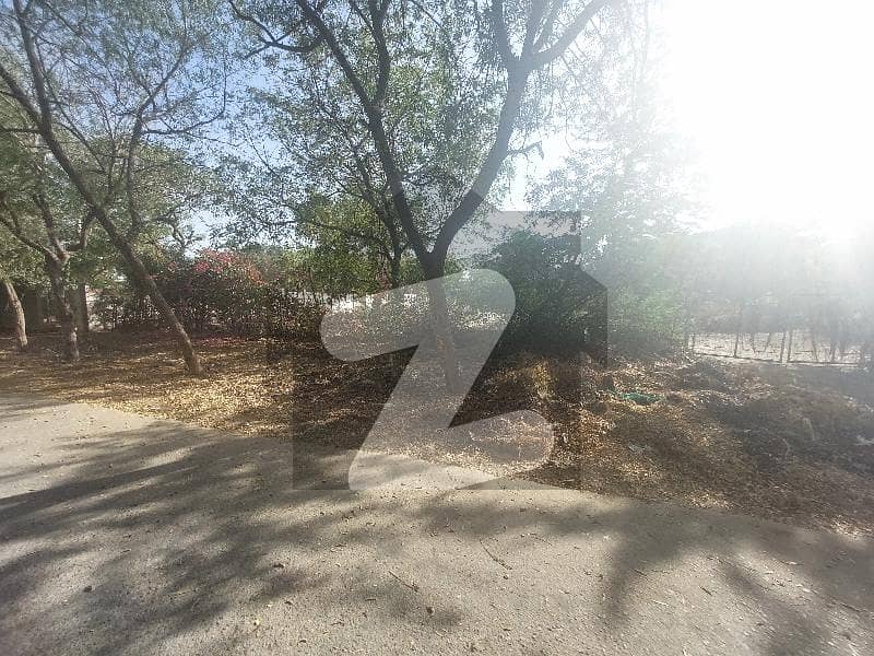 PRIME LOCATION 700 SQUARE YARDS CORNER 70 WIDE ROAD PLOT FOR SALE IN SECTOR Z GULSHAN E MAYMAR KARACHI