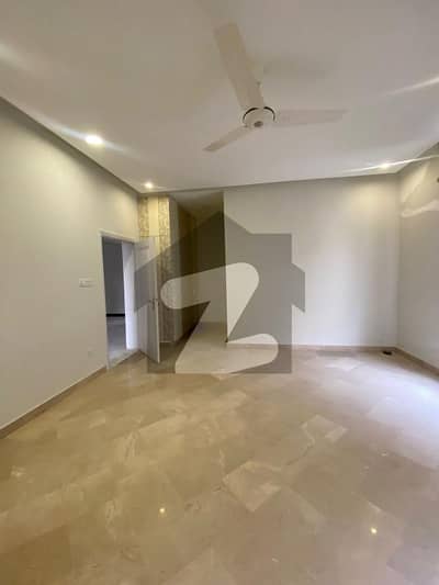 ای ۔ 11 اسلام آباد میں 3 کمروں کا 1 کنال بالائی پورشن 1.6 لاکھ میں کرایہ پر دستیاب ہے۔
