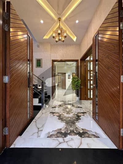 بحریہ ٹاؤن سیکٹر سی بحریہ ٹاؤن,لاہور میں 3 کمروں کا 10 مرلہ بالائی پورشن 67.0 ہزار میں کرایہ پر دستیاب ہے۔