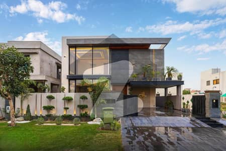 "Perfect Family Home!" Exclusive 1 Kanal House for Sale in DHA Phase 7 Lahore
