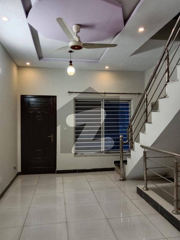 25x40 Upper Portion for rent in G13