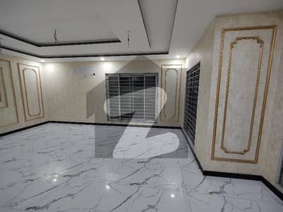 بحریہ ٹاؤن فیز 4 بحریہ ٹاؤن راولپنڈی,راولپنڈی میں 6 کمروں کا 1 کنال مکان 3.5 لاکھ میں کرایہ پر دستیاب ہے۔