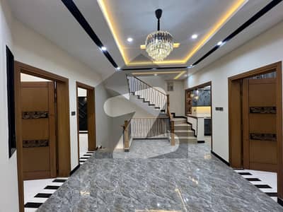 5 Marla Prime Location House Available For Sale