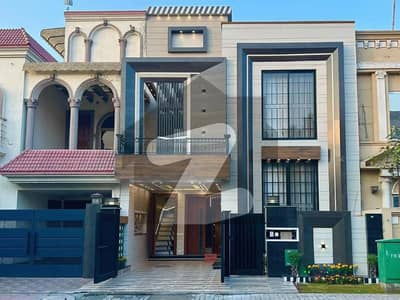بحریہ ٹاؤن - نرگس ایکسٹیشن بحریہ ٹاؤن سیکٹر سی,بحریہ ٹاؤن,لاہور میں 3 کمروں کا 5 مرلہ مکان 2.45 کروڑ میں برائے فروخت۔ بحریہ ٹاؤن - نرگس ایکسٹیشن بحریہ ٹاؤن سیکٹر سی,بحریہ ٹاؤن,لاہور میں 3 کمروں کا 5 مرلہ مکان 2.45 کروڑ میں برائے فروخت۔