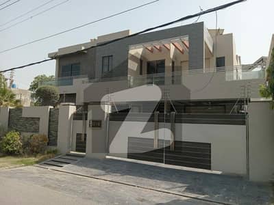 ایڈن سٹی ایڈن,لاہور میں 6 کمروں کا 1 کنال مکان 7.5 کروڑ میں برائے فروخت۔