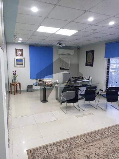 گارڈن ٹاؤن لاہور میں 2 کنال عمارت 30.0 کروڑ میں برائے فروخت۔