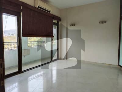 F-11 Park Avenue 3 Bed Apartment With Servant Quarter Available For Sale