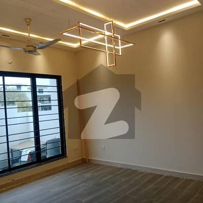 D 12 main Dubil Rod Hous Far Sale 14 Marla