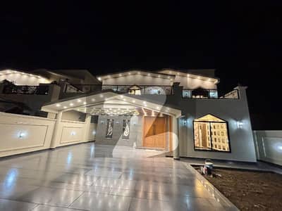 17 Marla Villa Available For Sale