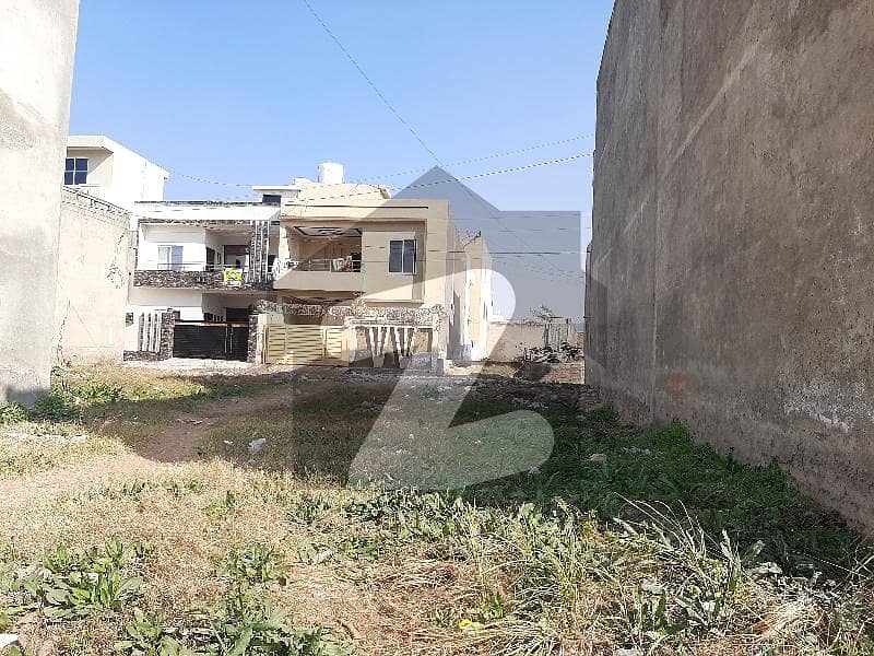 10 Marla Plot Available For Sale