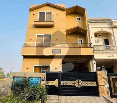 سٹی ہاؤسنگ سوسائٹی گوجرانوالہ میں 4 کمروں کا 5 مرلہ مکان 1.58 کروڑ میں برائے فروخت۔