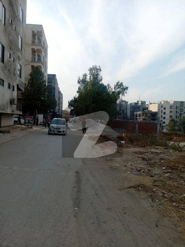 جناح گارڈنز فیز 1 جناح گارڈنز,ایف ای سی ایچ ایس,اسلام آباد میں 8 مرلہ کمرشل پلاٹ 4.98 کروڑ میں برائے فروخت۔