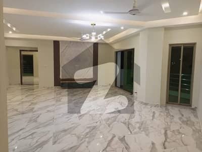 BRAND NEW 10 MARLA ASKARI - 11 FLAT AVAILABLE FOR RENT BY SERANI ESTATE