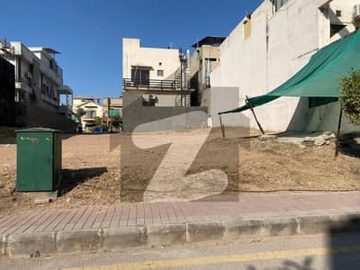 بحریہ ٹاؤن فیز 6 بحریہ ٹاؤن راولپنڈی,راولپنڈی میں 10 مرلہ رہائشی پلاٹ 2.35 کروڑ میں برائے فروخت۔