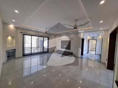 1 KANAL BRAND NEW UPPER PORTION AVAILABLE FOR RENT IN LAKE CITY SECTOR M3