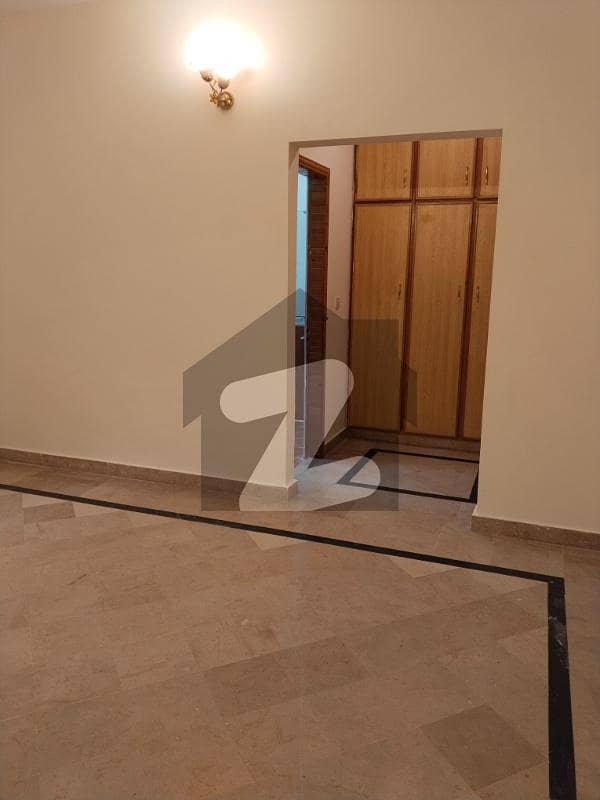 ای ۔ 11 اسلام آباد میں 9 کمروں کا 11 مرلہ مکان 9.75 کروڑ میں برائے فروخت۔