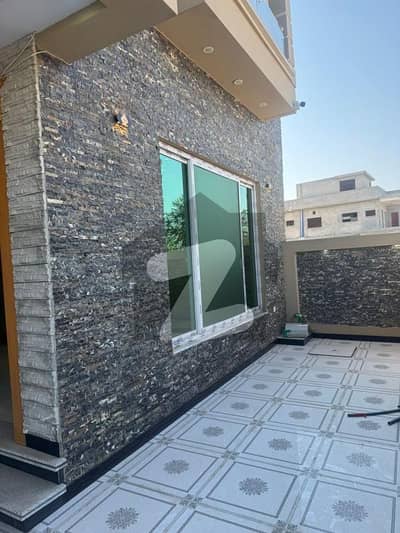 10 Marla Brand New House 10 Marla Brand New House