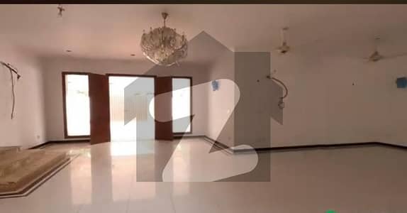 1000 Square Yards Bungalow For Sale Clifton Block 5