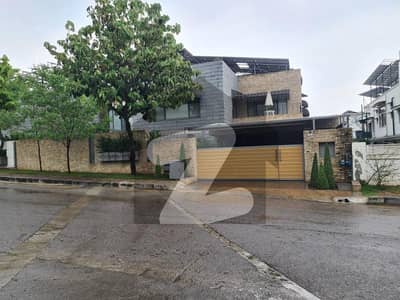 Intellectual Village Top Hight Triple Storey House Available For Sale
