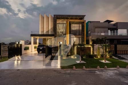 ڈی ایچ اے فیز 6 ڈیفنس (ڈی ایچ اے),لاہور میں 5 کمروں کا 1 کنال مکان 10.5 کروڑ میں برائے فروخت۔