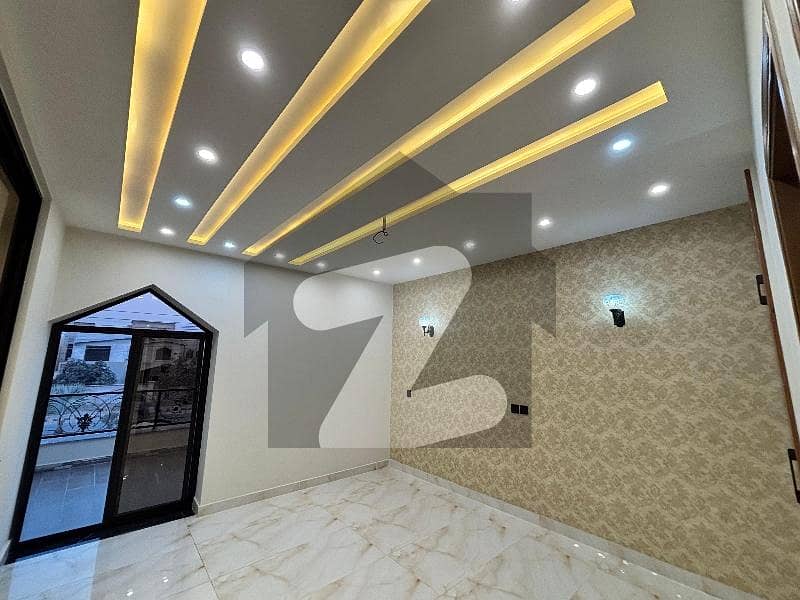 1 Kanal beautiful House For sale In Zakariya Town hit location