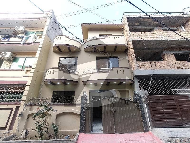 5 Marla Double Story House Is Available For Sale With All Facilities (Sui Gas, Water Boring, 2 Electricity Meters) 5 Marla Double Story House Is Available For Sale With All Facilities (Sui Gas, Water Boring, 2 Electricity Meters)