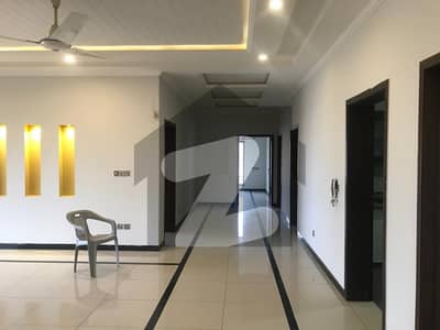 بحریہ ٹاؤن فیز 8 بحریہ ٹاؤن راولپنڈی,راولپنڈی میں 3 کمروں کا 1 کنال بالائی پورشن 75.0 ہزار میں کرایہ پر دستیاب ہے۔