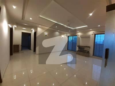 One Kanal House For Rent