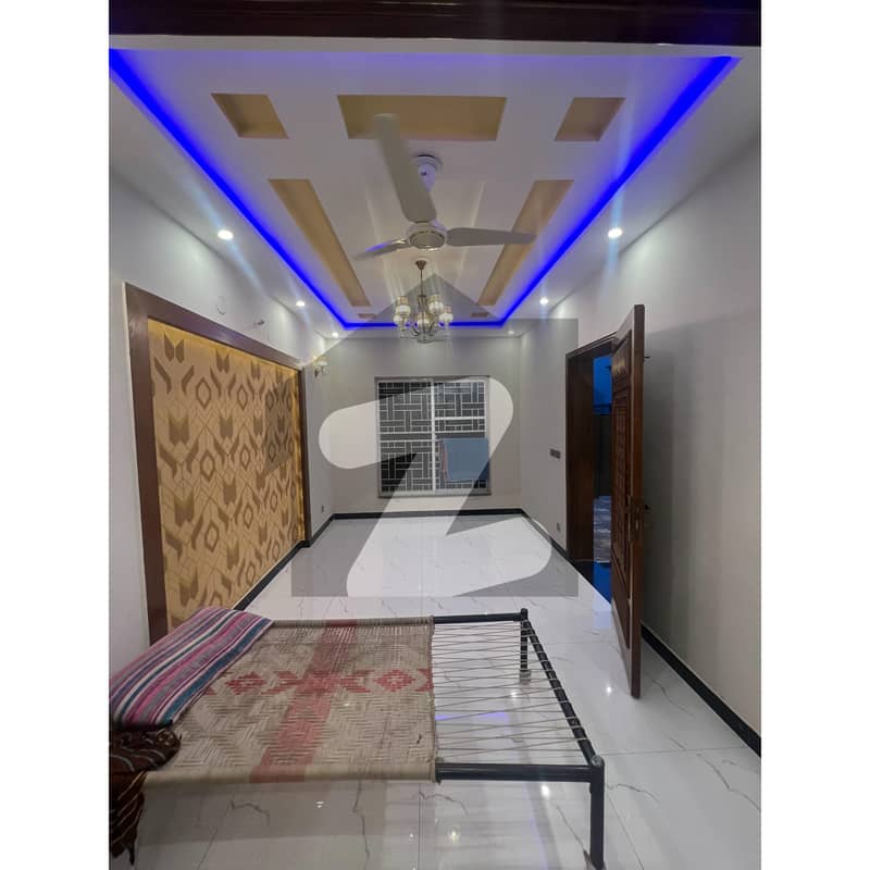 10 Marla Lower Portion Available For Rent 10 Marla Lower Portion Available For Rent