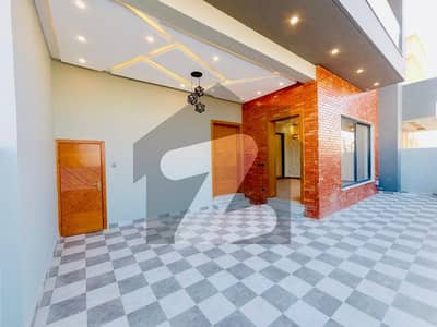 ای ۔ 11 اسلام آباد میں 5 کمروں کا 10 مرلہ مکان 4.7 کروڑ میں برائے فروخت۔