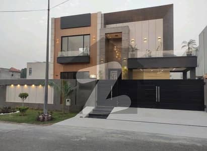 House In DHA Phase 8 - Block R Sized 1 Kanal Is Available