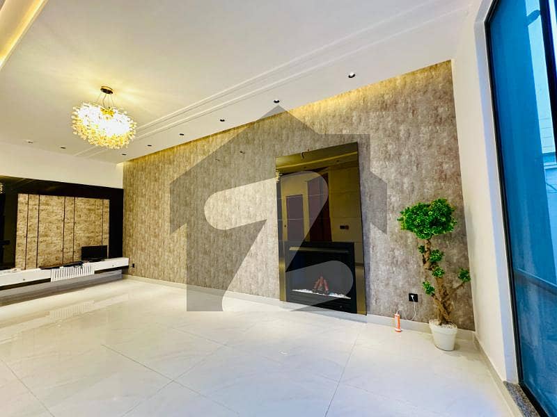 5 MARLA STYLISH HOUSE NEAR MAIN ROAD 5 MARLA STYLISH HOUSE NEAR MAIN ROAD