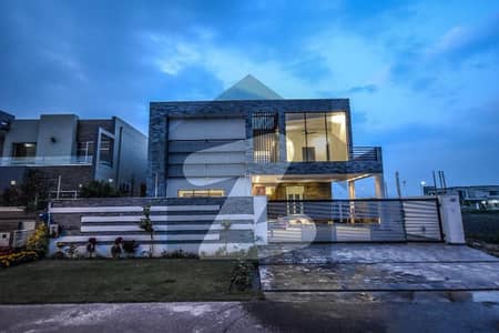 1 KANAL ULTRA MODERN BUNGALOW FOR SALE