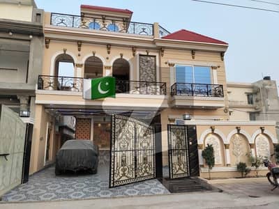 الرحمان فیز 2 - بلاک جی الرحمان گارڈن فیز 2,الرحمان گارڈن,لاہور میں 5 کمروں کا 10 مرلہ مکان 3.45 کروڑ میں برائے فروخت۔ الرحمان فیز 2 - بلاک جی الرحمان گارڈن فیز 2,الرحمان گارڈن,لاہور میں 5 کمروں کا 10 مرلہ مکان 3.45 کروڑ میں برائے فروخت۔