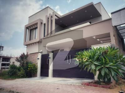 A 272 Square Yards House In Karachi Is On The Market For rent