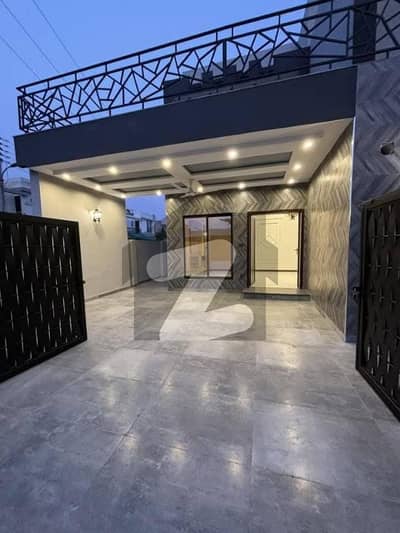 CORNER 8.5 Marla Fully Renovated Double Storey Ultra Modern House Available For Sale On A Prime Location In Buch Executive Villas Multan. CORNER 8.5 Marla Fully Renovated Double Storey Ultra Modern House Available For Sale On A Prime Location In Buch Executive Villas Multan.
